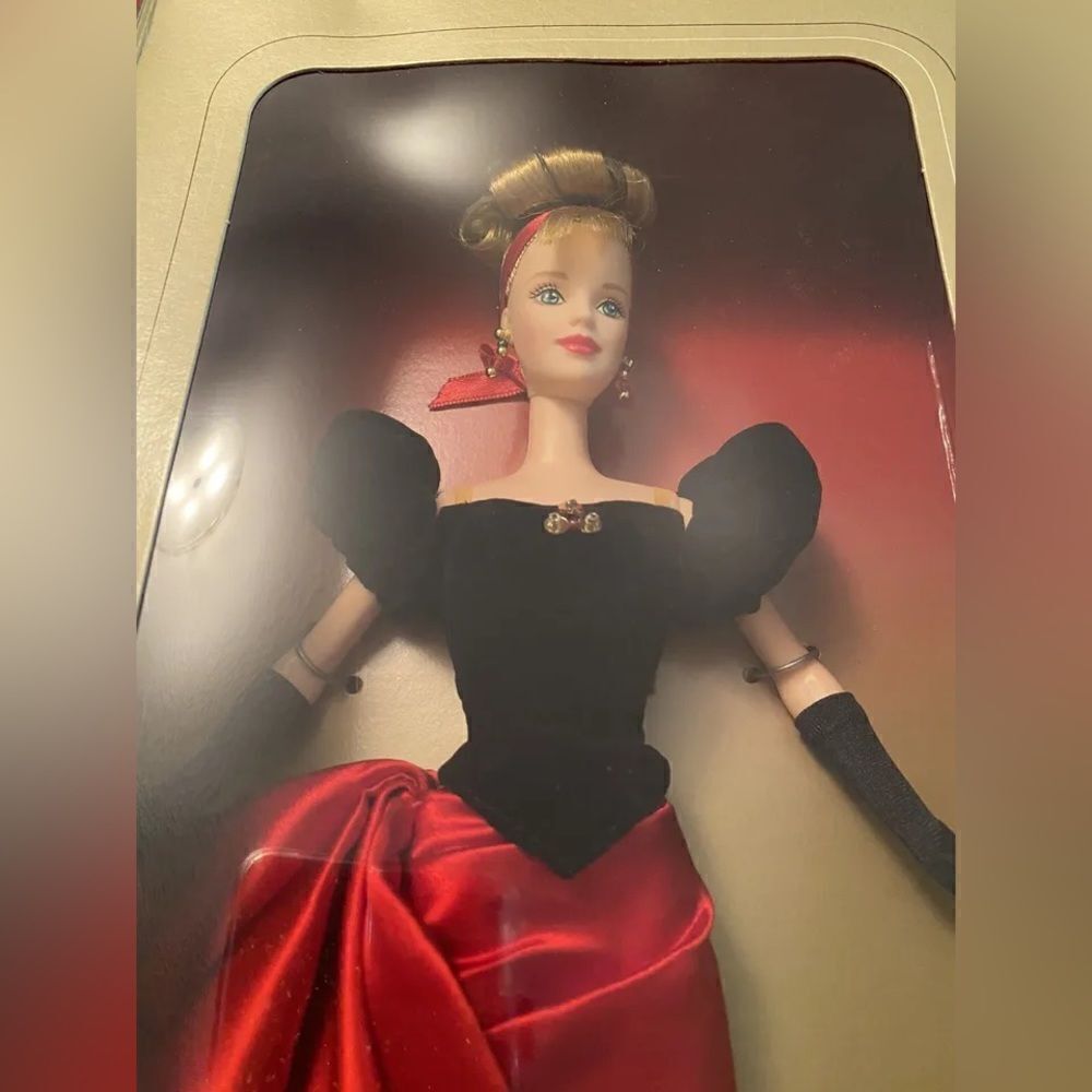 VINTAGE 1998 AVON EXCLUSIVE SPECIAL EDITION WINTER SPLENDOR BARBIE NIB - Picture 6 of 8